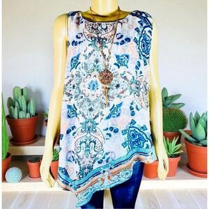 NWT Unity Printed Asymmetric Sleeveless Layered Floral Printed White Off Blue